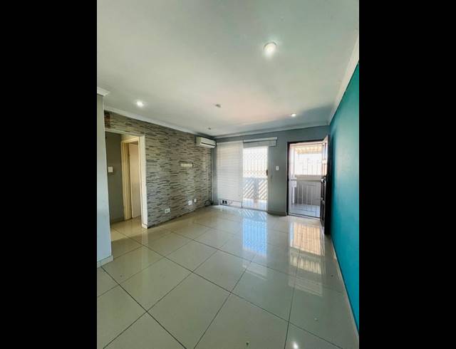 2 BEDROOM APARTMENT FOR SALE IN WATERVAL PARK